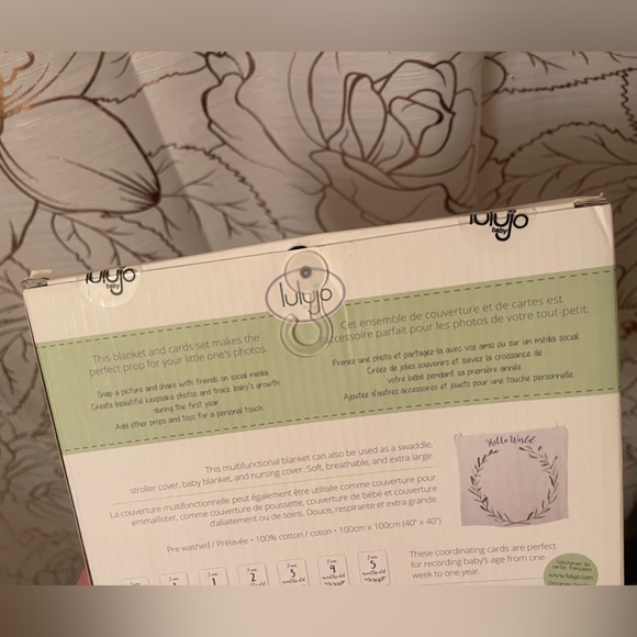 👶🏻 NEW! • Lulujo • Baby’s First Year Blanket with cards (for pictures) - Picture 3 of 3